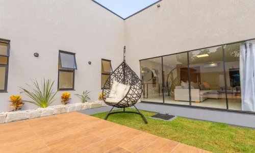 casa-luxuosa-recem-construida-com-piscina-e-hidro (7)