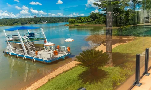 paraiso-a-beira-lago-piscina-e-vista-espetacular (5)