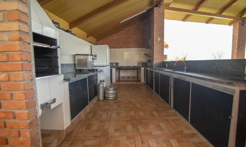 recanto-de-lazer-c-piscina-bar-molhado-e-sinuca (5)