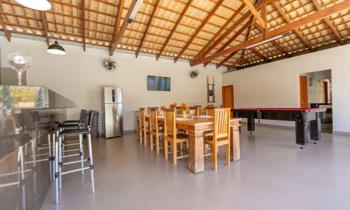 refugio-4-suites-c-piscina-sinuca-e-area-gourmet (10)
