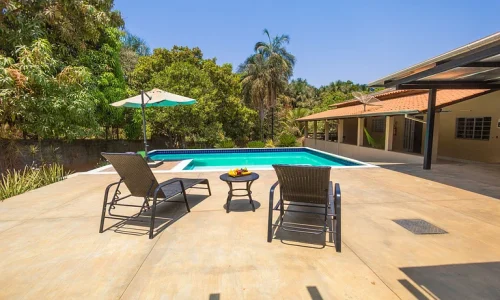 refugio-incrivel-area-verde-piscina-e-4-quartos (5)