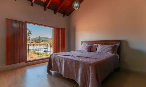 refugio-no-cerrado-com-lago-piscina-e-jacuzzi (8)