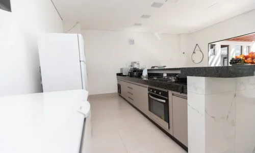 sua-casa-perfeita-c-4-suites-e-piscina-aquecida (2)